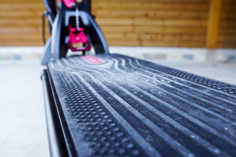 Close Up of Wolf Warrior Rubber Deck Matting