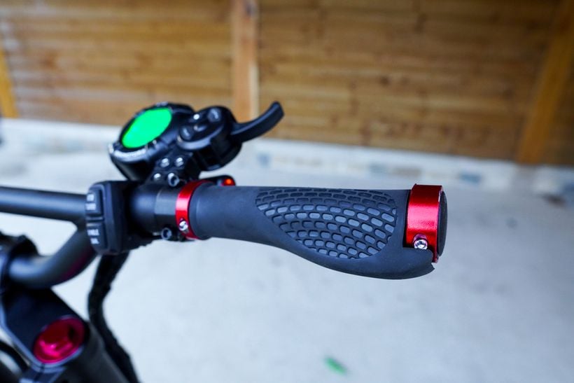 Wolf Warrior Right Handgrip