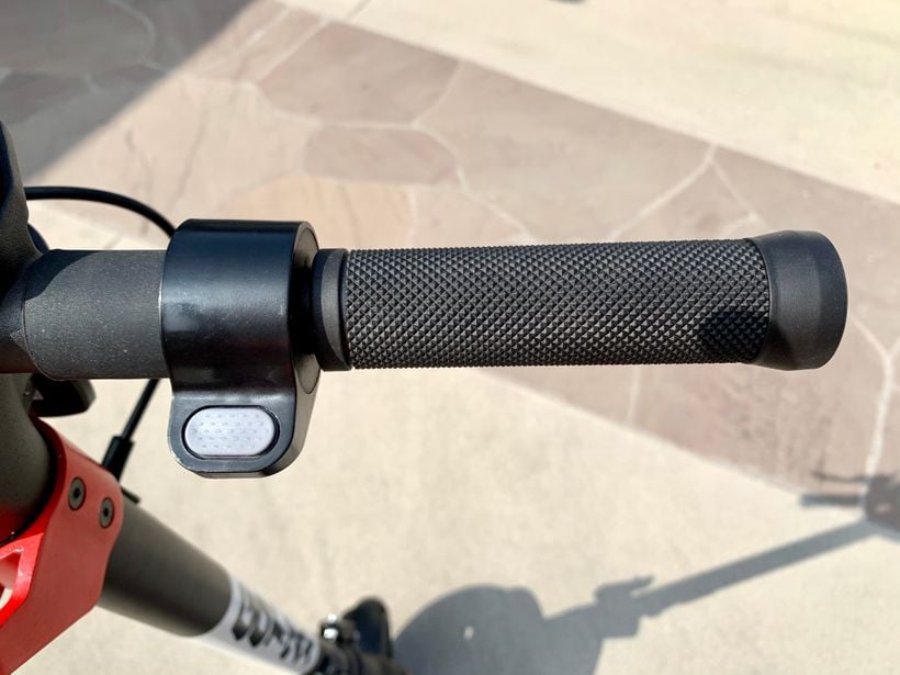 GoTrax G4 Rubber Handgrip