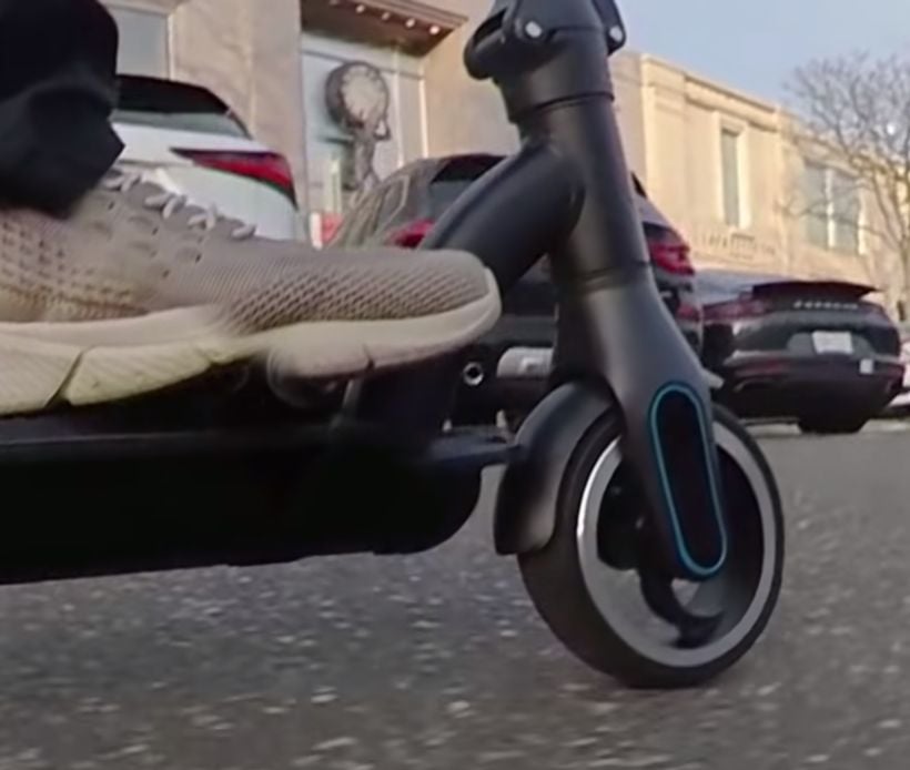 Side Profile of Hiboy NEX Deck and Tires