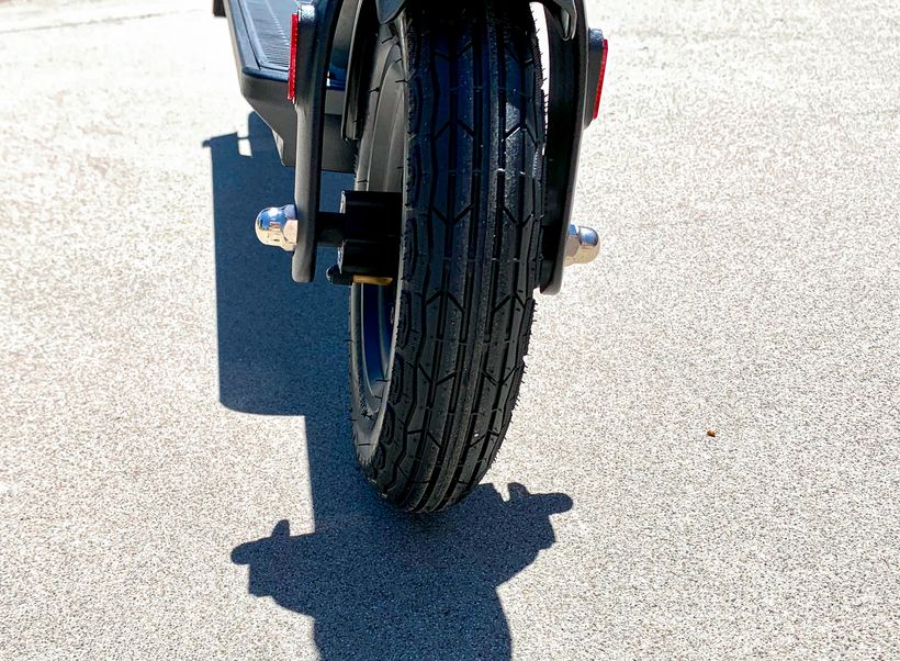 GoTrax GMAX Ultra Front Tire Tread