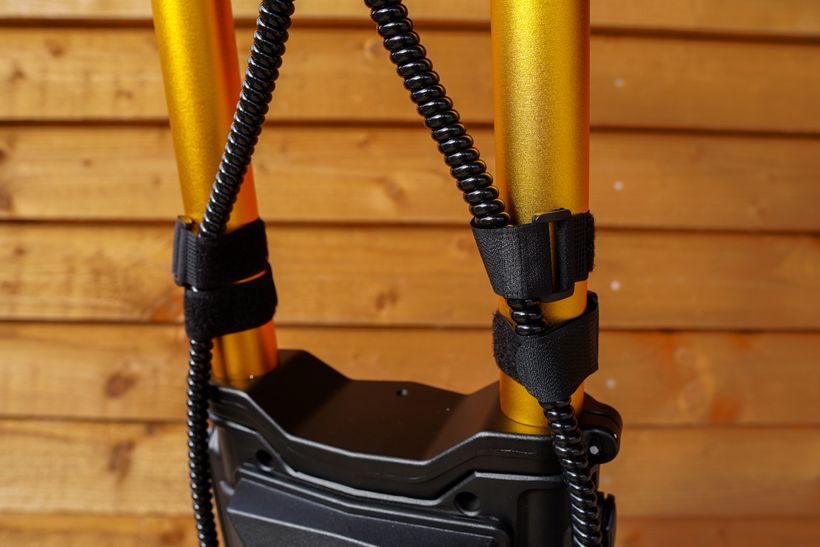 Wolf King GT Cable Management