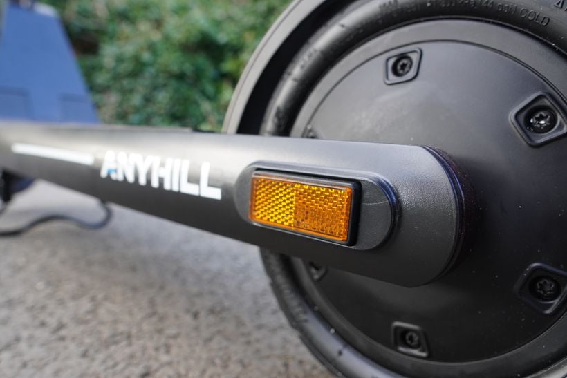 AnyHill UM-2 Reflector