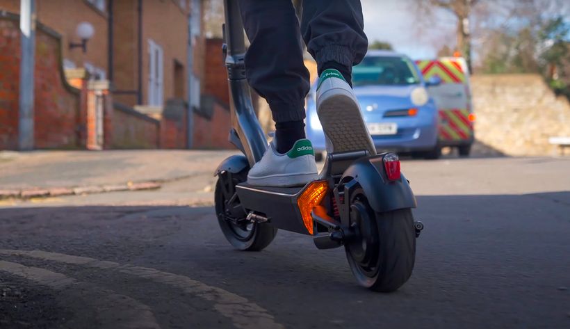 Fast Electric Scooters: Revolutionizing Commuting for Adults