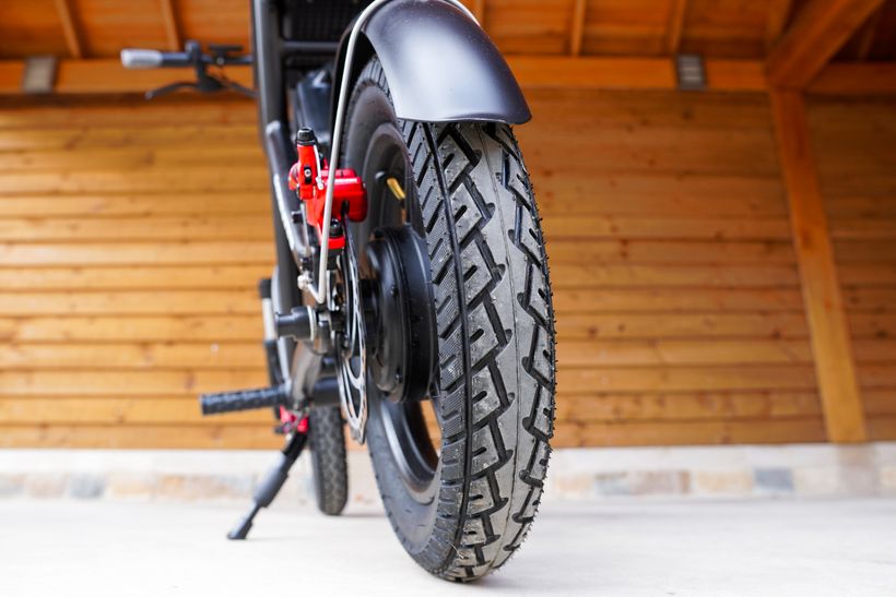 EMOVE RoadRunner Tire Tread