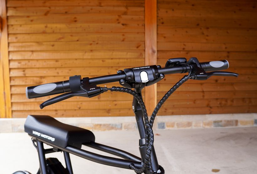 Front of EMOVE RoadRunner Handlebars
