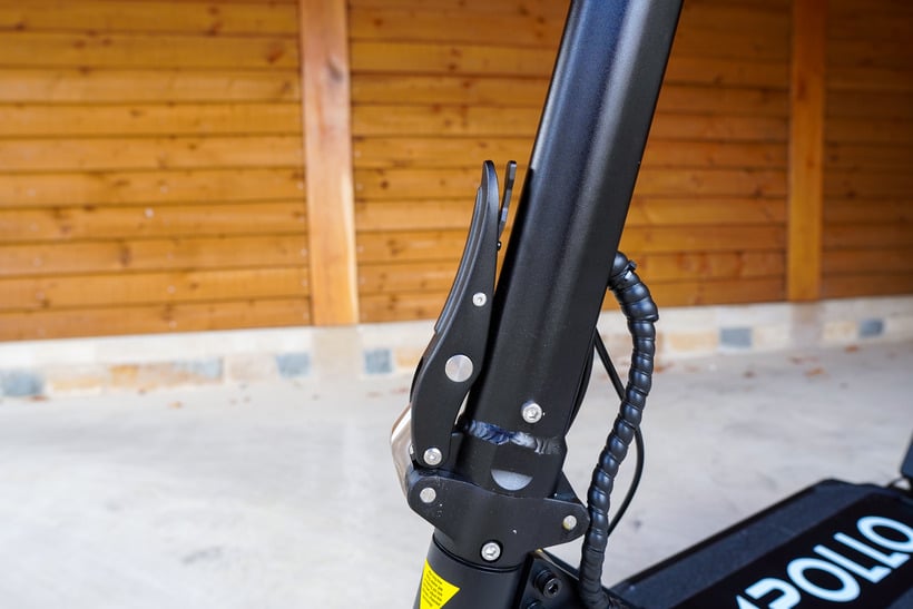Apollo Ghost 2022 Folding Mechanism