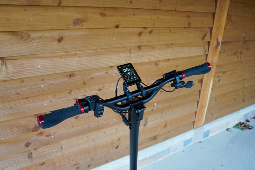 Mantis King Wide-Spanning Handlebars
