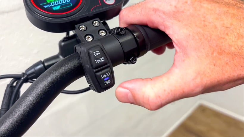 Mantis V2 Motor Selection Buttons