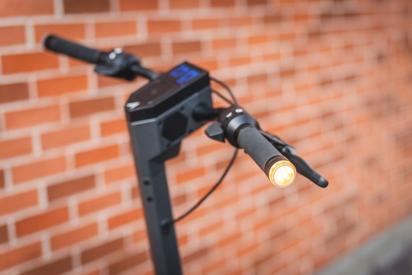 Apollo Pro Handlebar Turn Signals