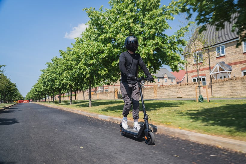 Josh Cruising on the NIU KQi3 Pro