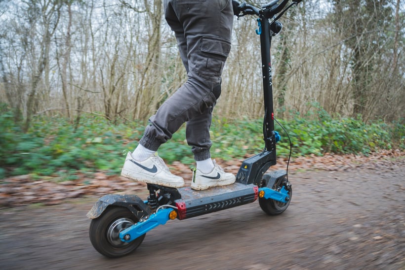 Josh Testing the Varla Eagle One V2 Kickplate