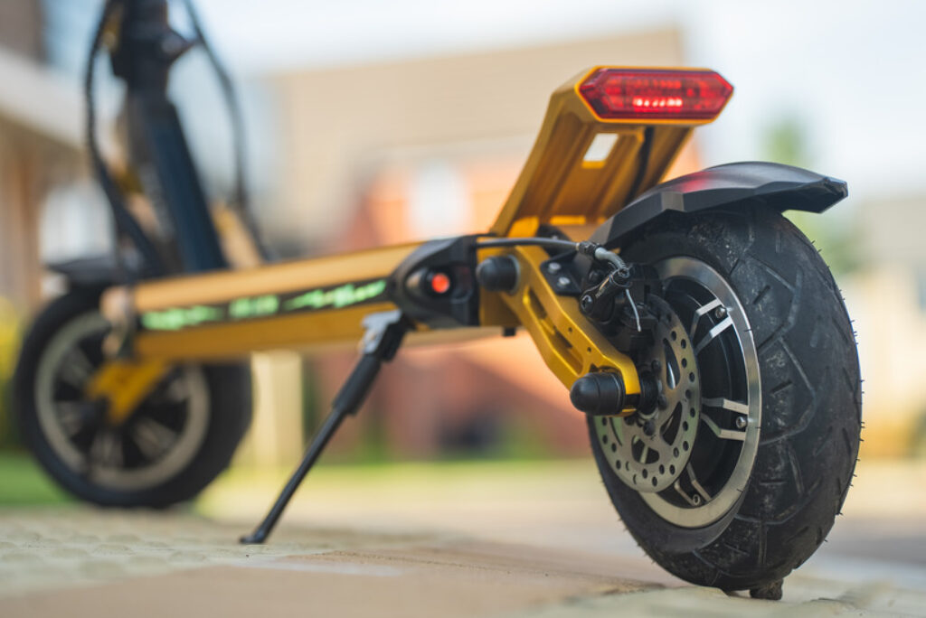 Order SPLACH Thunder: Fastest Sub-$1,000 Dual-Motor Scooter